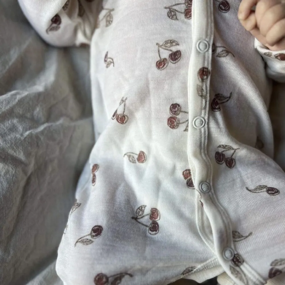 Helledussen Heldress, Merinoull, , Cherry Discount