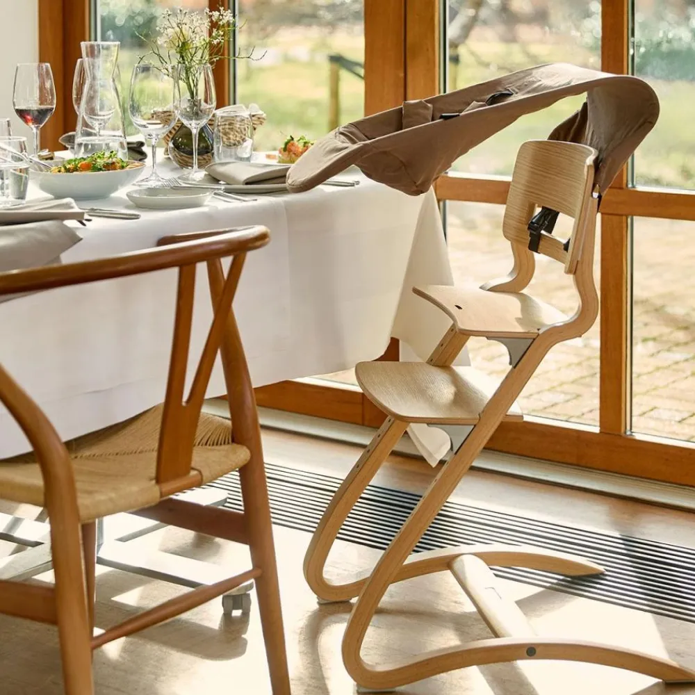 Leander Nyfødtsete Til Høystol, Mocca Hot