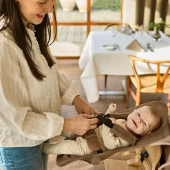 Leander Nyfødtsete Til Høystol, Mocca Hot