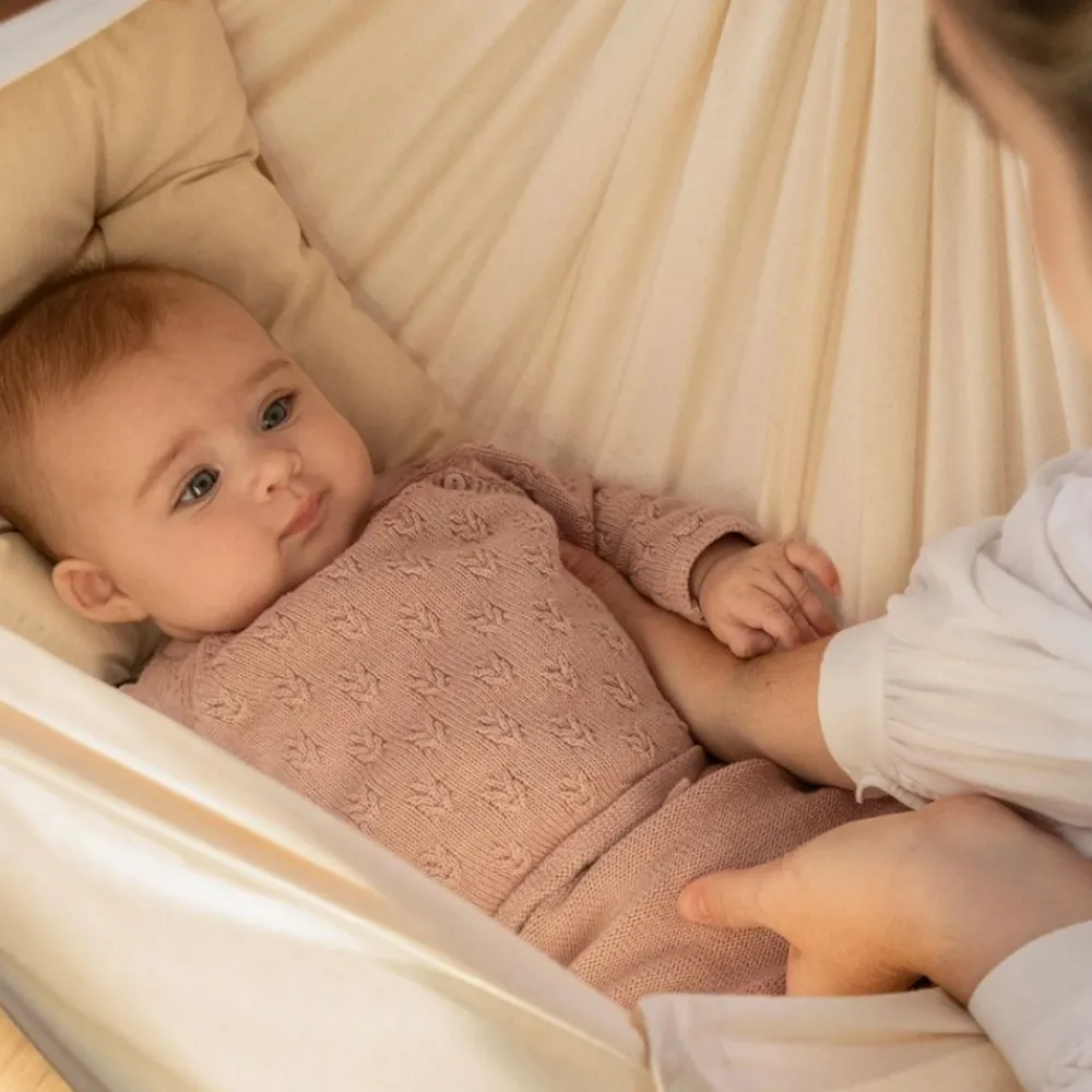 Moonboon hengevugge, Lunar Rock Outlet