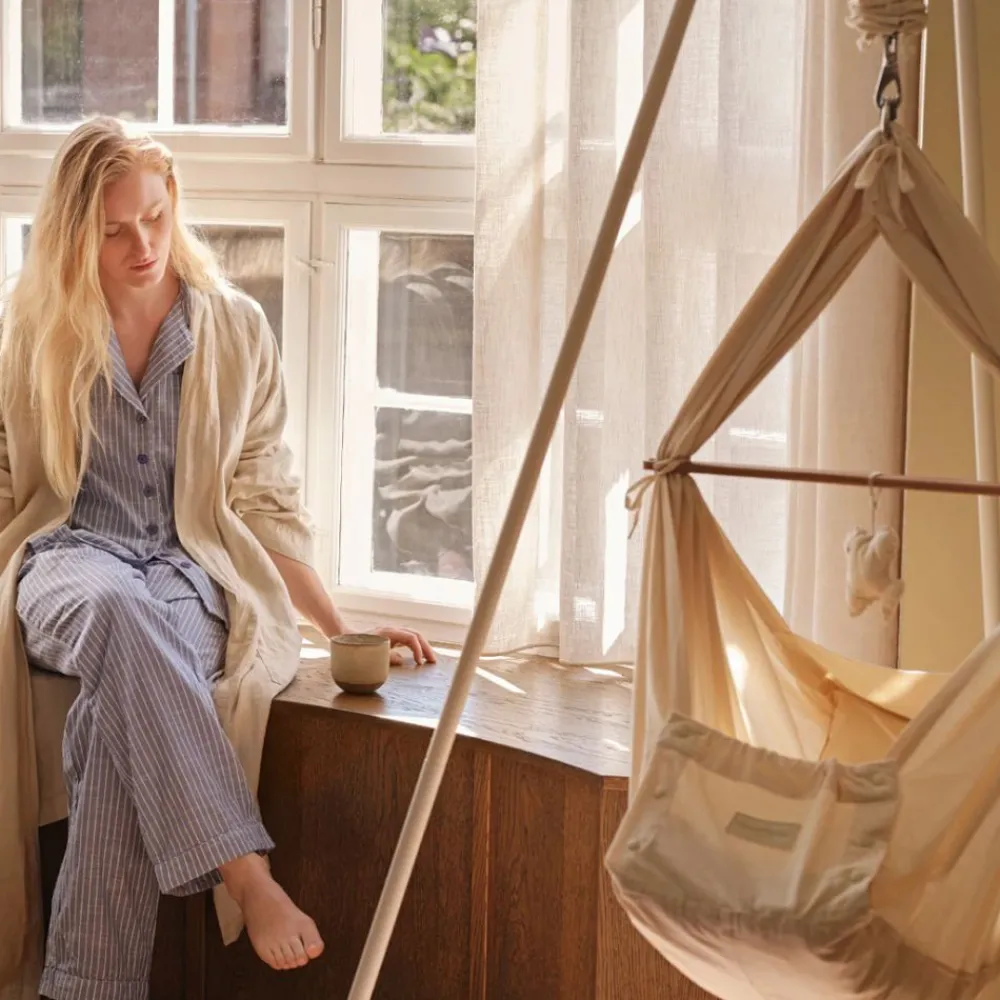 Moonboon hengevugge, Lunar Rock Outlet