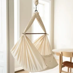 Moonboon hengevugge, Lunar Rock Outlet