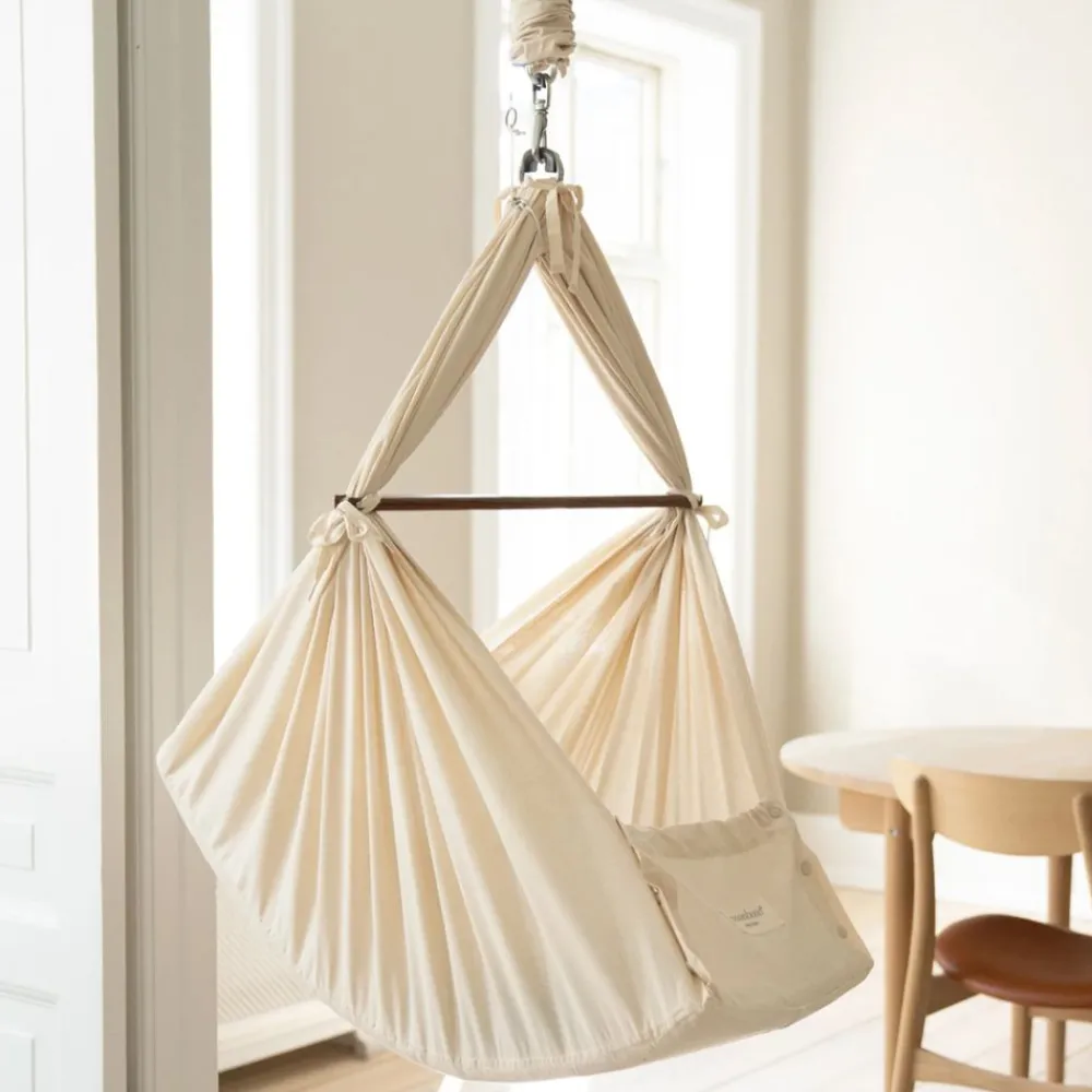 Moonboon hengevugge, Lunar Rock Outlet