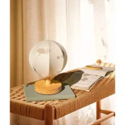 Moonboon Nattlampe, Leaf Clearance