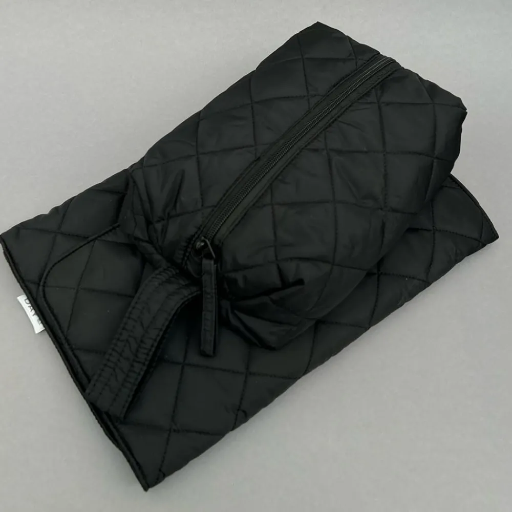 Toalettveske, DAY, Cube, Black Outlet